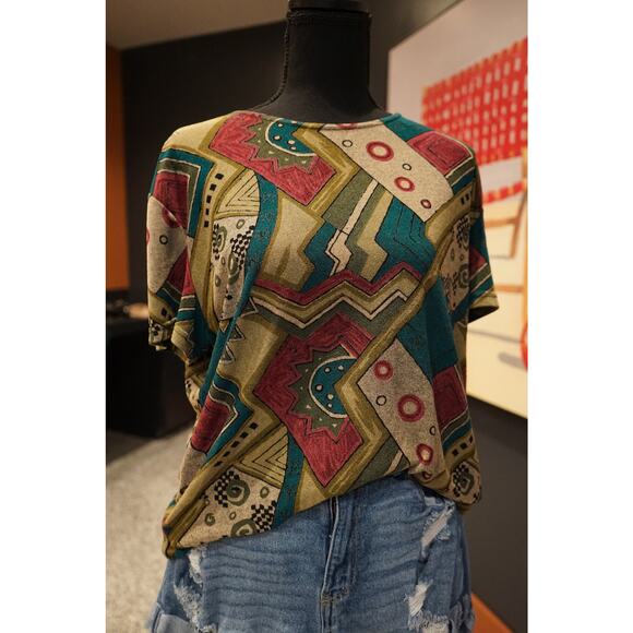 80s Style Pattern Crop top - Picture 3 of 5